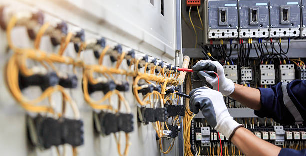 Professional Electrician technician working in Edwards, MS